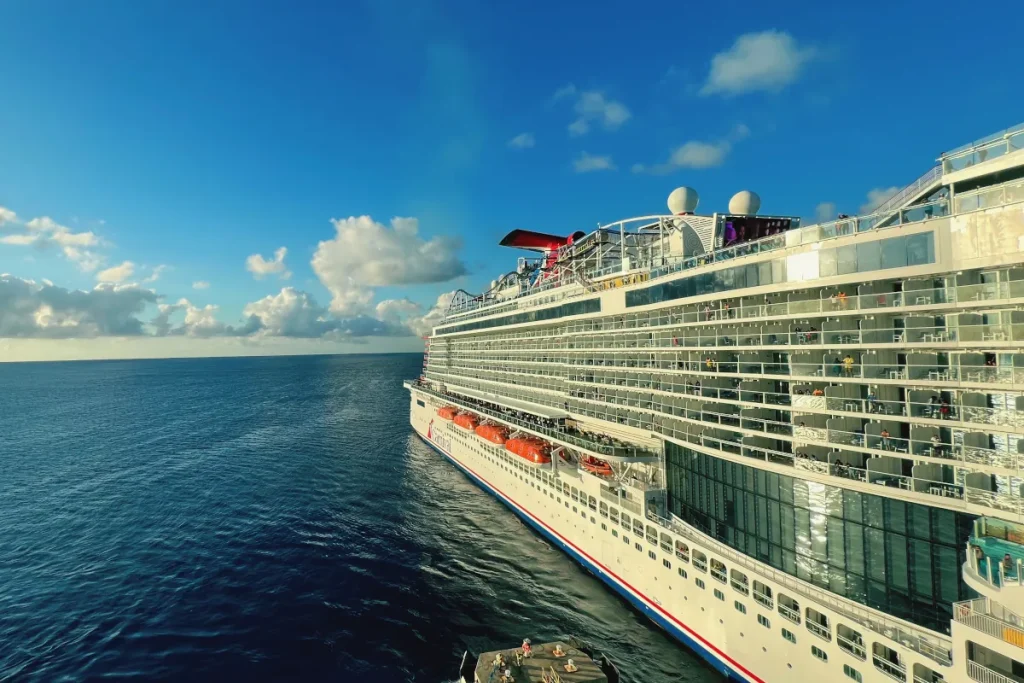 Foto diagonal de un crucero